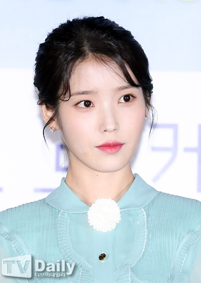 아이유 측 ''동백꽃' 작가 차기작 출연? 제안받고 검토 중' [공식입장]